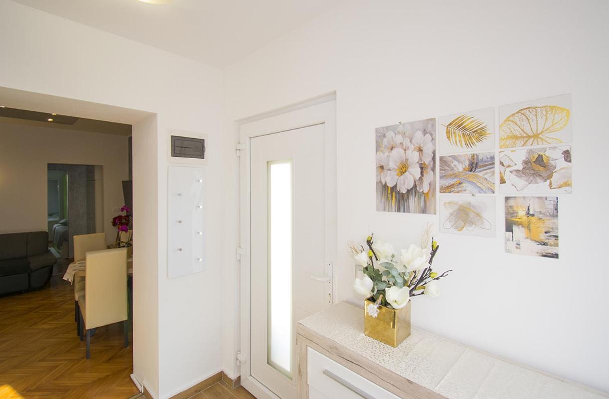 Apartment Edera, Near The Town In A Quiet Location Ρόβινι Εξωτερικό φωτογραφία